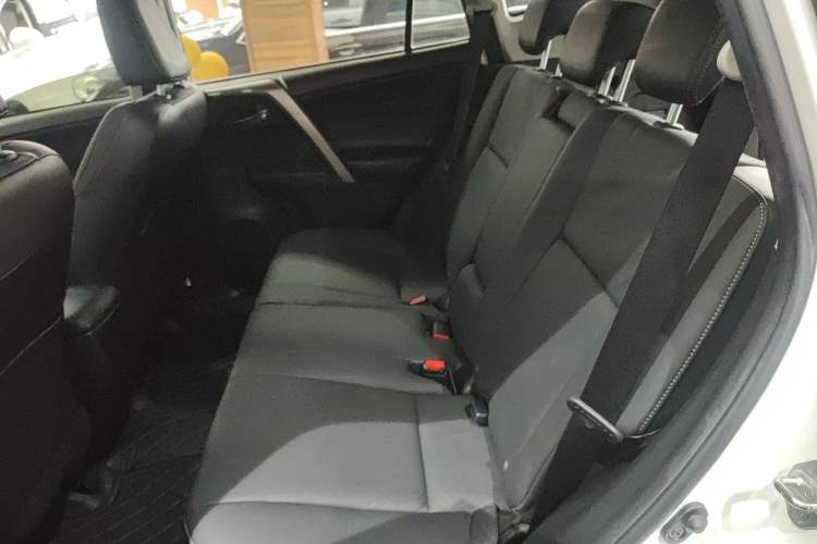 Used Toyota RAV4 2015 2.0L CVT Four-Wheel Drive New Edition
