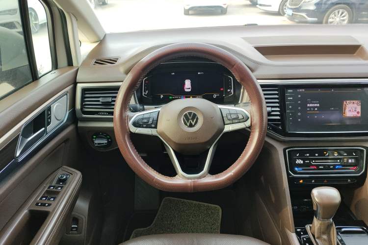 Used Volkswagen Viloran 2020 330TSI Luxury Edition
