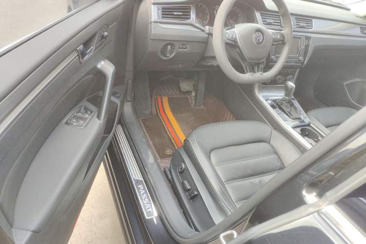 Used Volkswagen Passat 2017 330TSI DSG Luxury Edition
