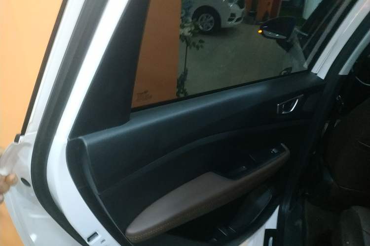 Used Wuling Jiachen 2022 1.5L Manual Enjoyment Elite Model
