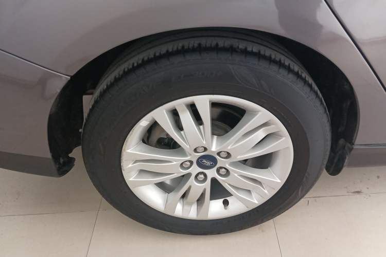 Used Ford Focus 2012 Sedan 1.6L Automatic Comfort Model
