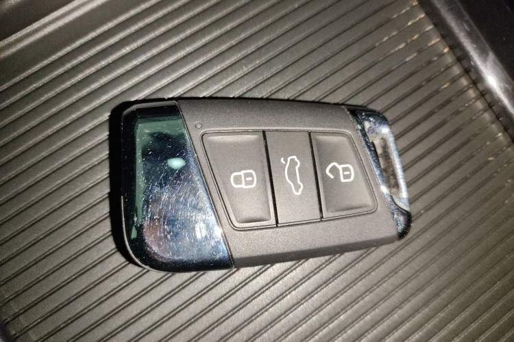 Used Volkswagen Passat 2020 Facelift 330TSI Elite Edition China VI Standard