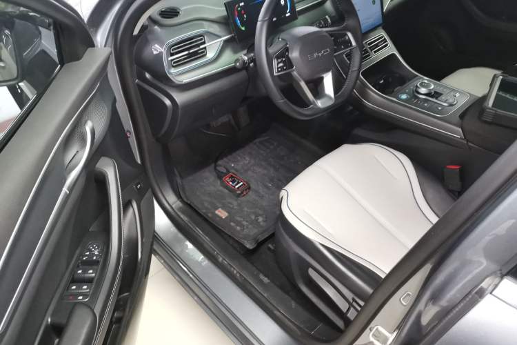 Used BYD Destroyer 05 2024 Honor Edition DM-i 120KM Luxury Model
