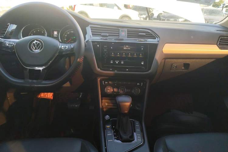 Used Volkswagen Tiguan L 2021 330TSI Automatic Two-Wheel Drive Smart Edition
