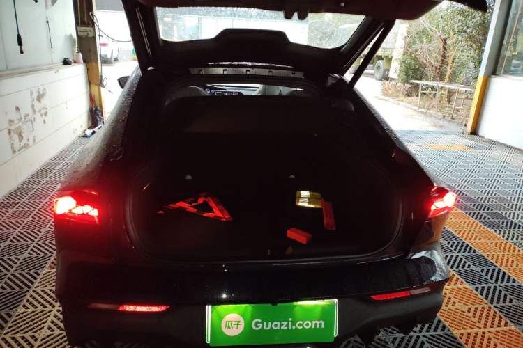 Used Changan UNI-V iDD 2024 Blue Whale Smart Electric iDD 136km Luxury Model