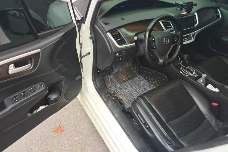 Used Honda Jade 2014 1.8L CVT Luxury Edition 5 seats
