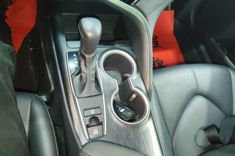 Used Toyota Camry 2023 2.0G Luxury Edition