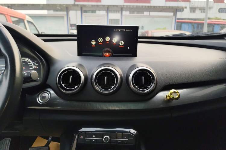 Used Wey VV7 2017 2.0T Ultra-Luxury Version
