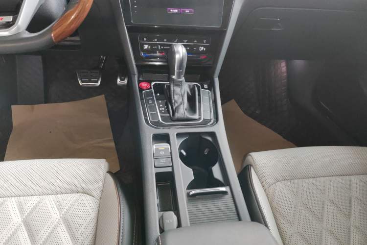 Used Volkswagen Magotan 2023 2 Million Units Commemorative Edition 330TSI DSG Luxury Version
