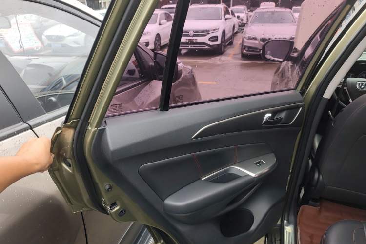 Used Changan CS75 2016 1.8T Automatic Elite Model China V Standard
