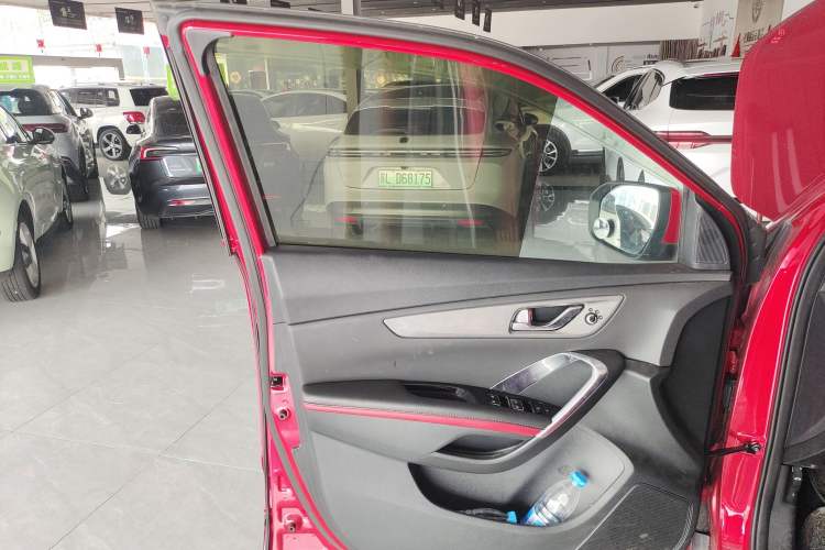 Used Changan CS55 2019 1.5T Manual Colorful Model China VI Standard
