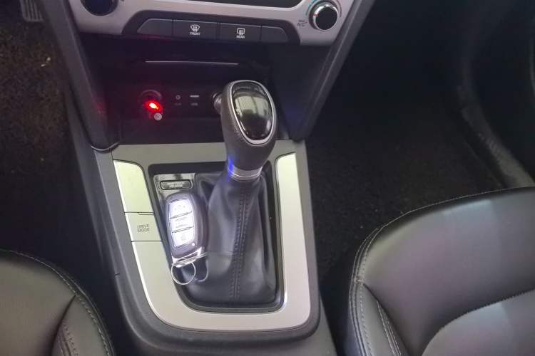 Used Hyundai Elantra 2016 1.6L Automatic ZhiXuan – Elite Version