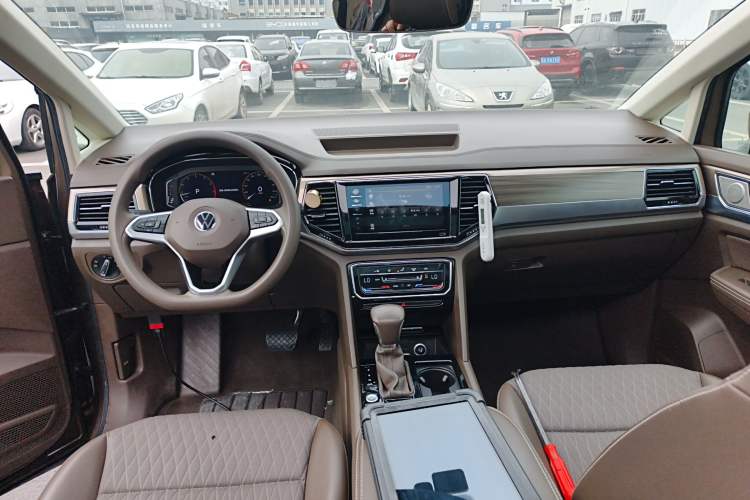 Used Volkswagen Viloran 2020 330TSI Business Edition
