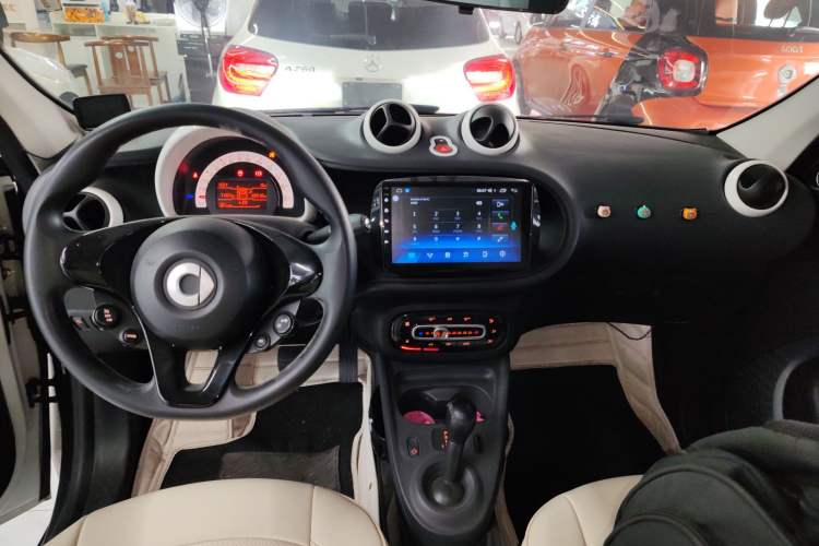 Used  forfour 2018 1.0L 52 kW Dynamic Edition
