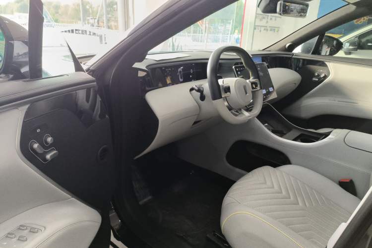 Used  11 2023 Harmony 116° Four-Wheel Drive Version
