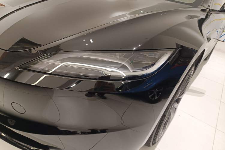 Used Tesla Model 3 2023 Rear-Wheel-Drive Version
