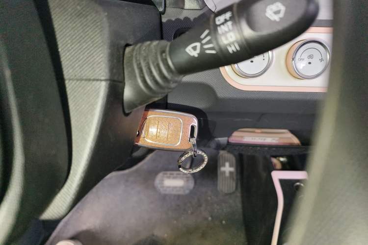 Used Wuling Hongguang MINIEV 2021 Macaron Premium Model – Lithium-NMC