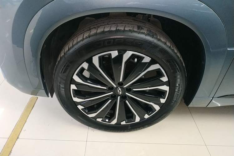 Used Chery Tiggo 9 2023 2.0T Dual-Clutch Two-Wheel Drive Luxury Edition 5 Seats
