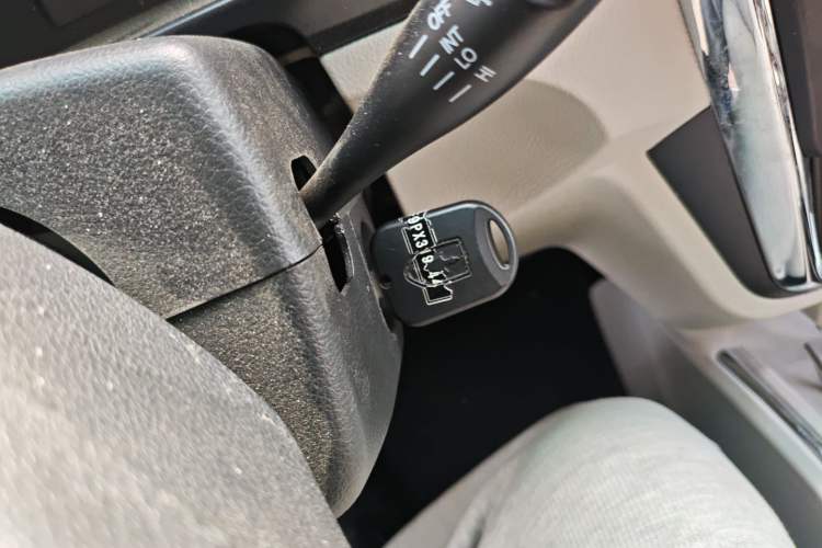 Used Jinbei New Hiace X30L 2023 1.5L Wealth Edition Van 2/5-Seater Air-Conditioned Model SWC15M
