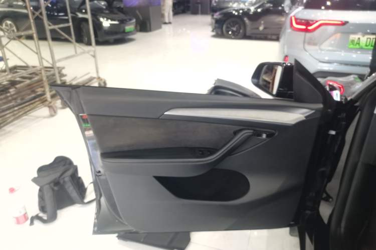 Used Tesla Model Y 2023 Rear-Wheel-Drive Version
