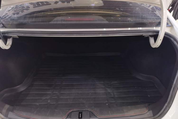 Used Roewe i5 2020 1.5L Automatic 4G Connect Luxury Flagship Edition
