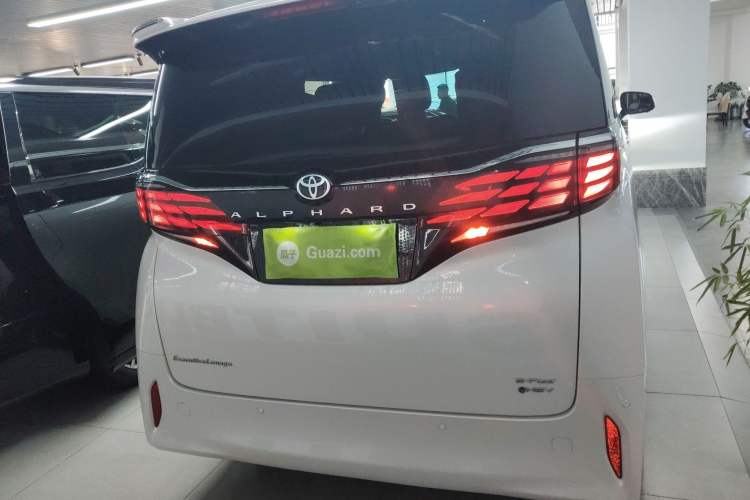 Used Toyota Alphard 2024 Dual-Engine 2.5L Deluxe Edition
