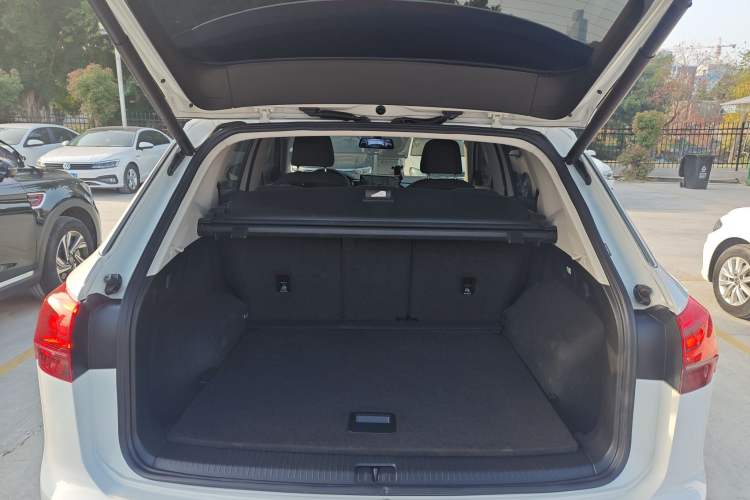 Used Volkswagen Tayron 2021 330TSI Two-Wheel-Drive 3rd Anniversary Limited Edition