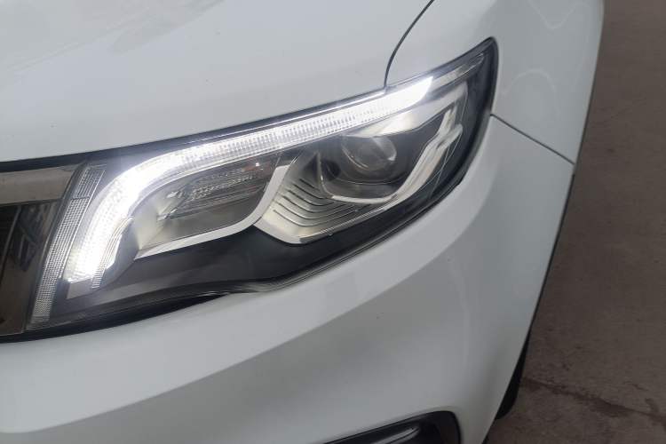 Used Geely Auto Emgrand X7 Sport 2020 1.8TD DCT Two-Wheel Drive Smart Connect 4G-Enabled Version
