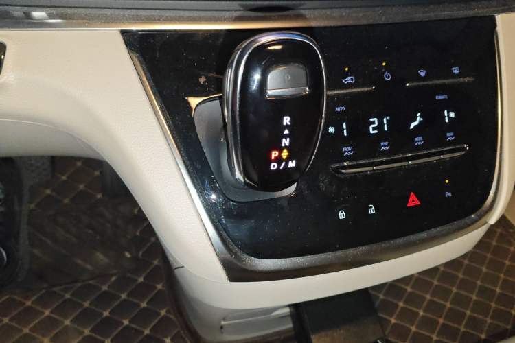 Used Buick GL8 2021 Land Cruiser Executive Class 652T Comfort Model
