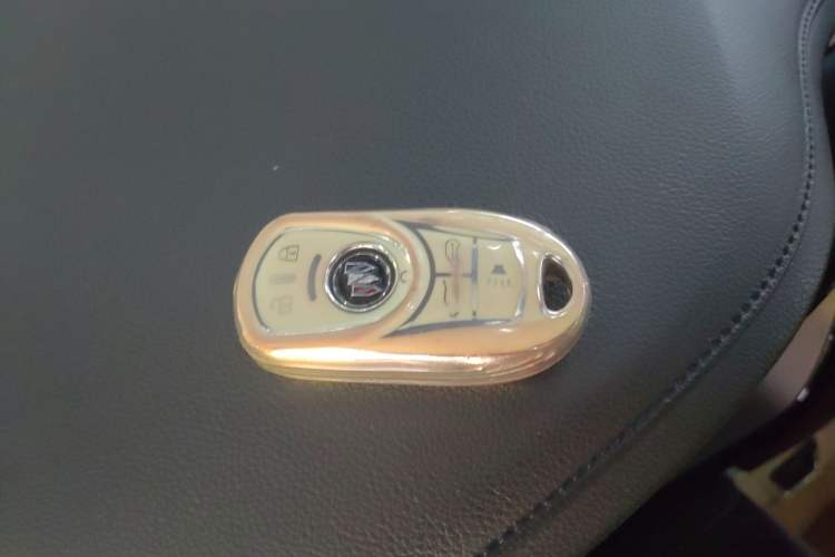 Used Buick GL8 2023 Facelifted Land Cruiser Executive Luxury Version
