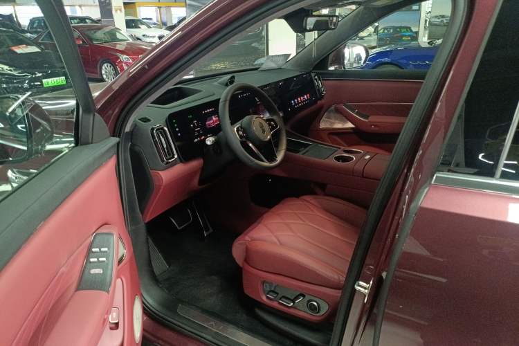 Used Hima AITO M8 2025 Extended-Range Ultra Version 53.4 kWh 5-Seater Edition
