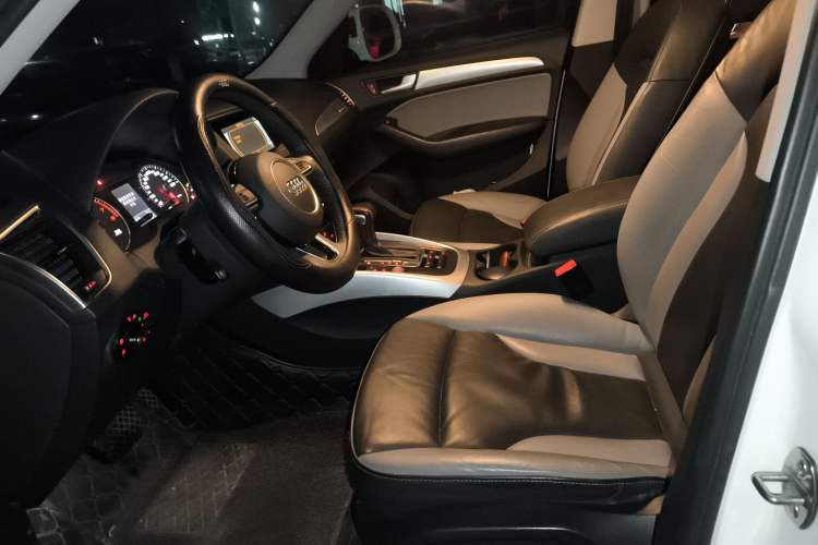 Used Audi Q5 2017 Plus 40 TFSI Technology Model