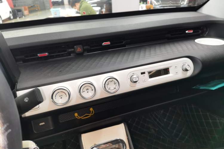 Used Wuling Hongguang MINIEV 2022 GAMEBOY 200km Play Edition with Lithium Iron Phosphate
