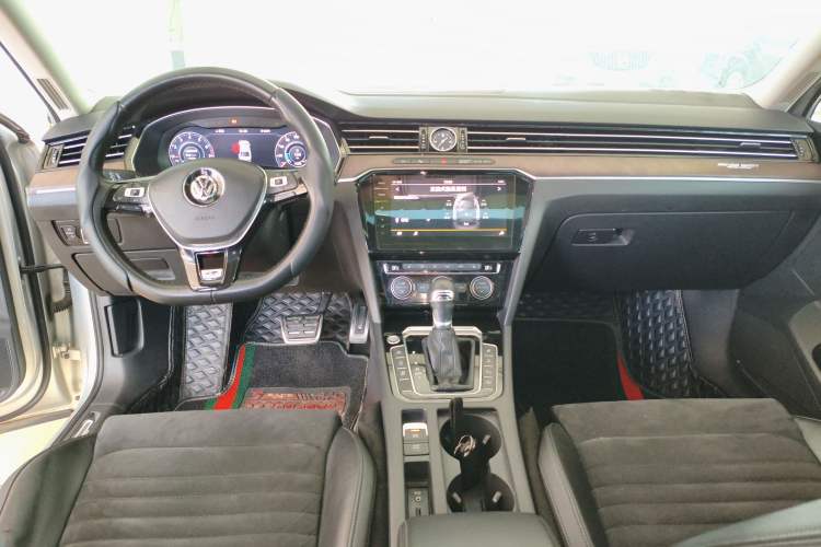 Used Volkswagen Magotan 2017 330TSI DSG Luxury Model