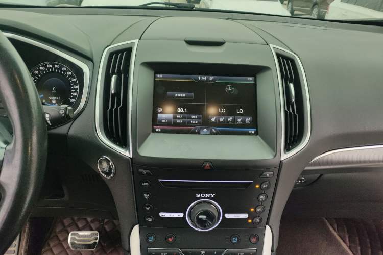 Used Ford Edge 2015 2.0T GTDi Four-Wheel Drive Prestige Model
