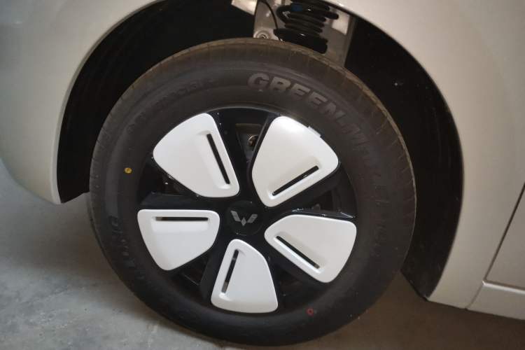 Used Wuling Hongguang MINIEV 2025 Four-Door Version Advanced Edition
