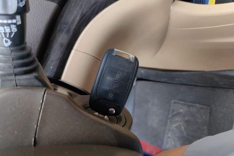 Used Baojun 730 2014 1.5L Manual Luxury Navigation ESP Version 7 Seats