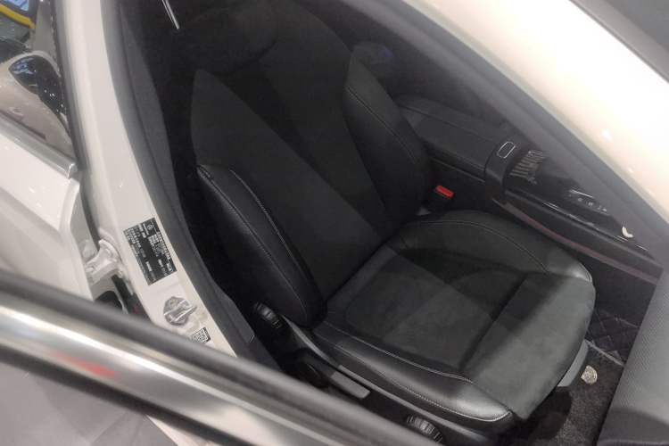 Used Mercedes-Benz A-Class 2022 Second Facelift A 200 L Sport Sedan Fashion Version