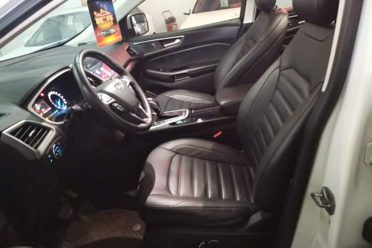 Used Ford Edge 2018 EcoBoost 245 Two-Wheel-Drive Platinum Edition 5 Seats