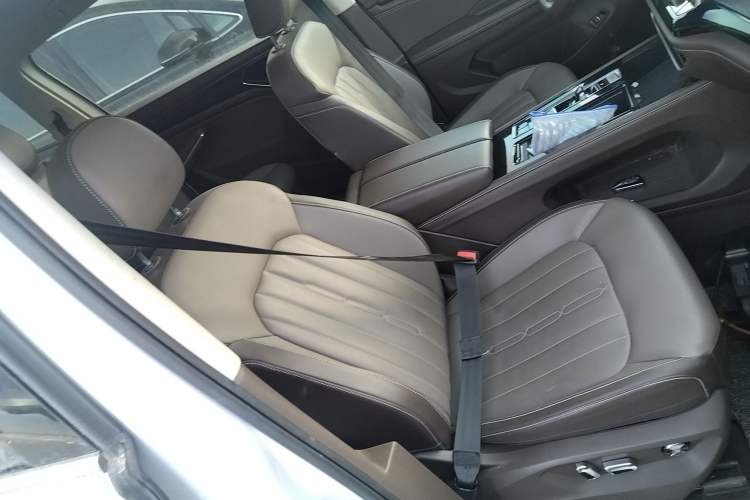 Used Volkswagen Viloran 2024 330TSI Luxury Edition
