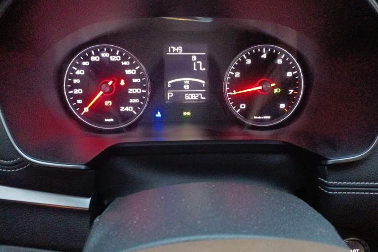 Used Roewe RX5 2019 20T Two-Wheel Drive Automatic 4G Connected Platinum Edition
