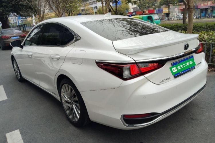 Used Lexus ES 2020 300h Executive Edition