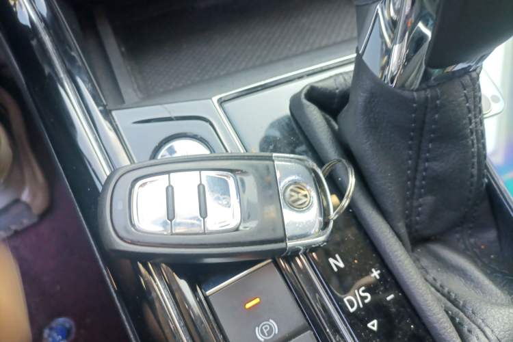 Used Volkswagen Phideon 2019 380TSI Two-Wheel Drive Business Edition China VI Standard
