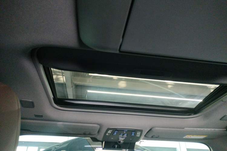 Used Toyota Sienna 2021 2.5L Hybrid Platinum Edition