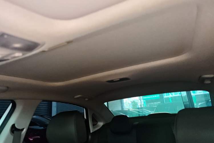 Used Hyundai Celesta 2017 1.6L Automatic Enjoyment Version GLS
