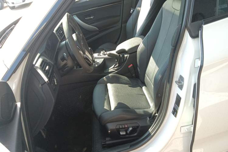 Used BMW 3 Series GT 2017 320i M Sport
