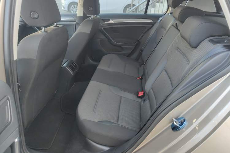 Used Volkswagen Golf 2017 230TSI Automatic Comfort Edition – Celebrating Milestone of One Million Units
