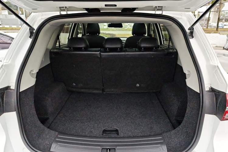 Used Roewe RX5 2018 20T Two-Wheel Drive Manual Internet Smart Edition
