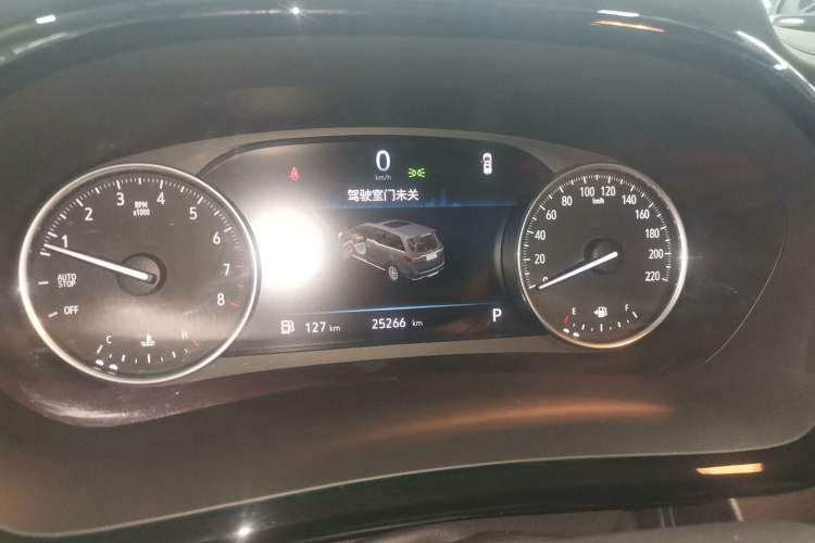 Used Buick GL8 2023 Facelifted Land Cruiser Executive Luxury Version
