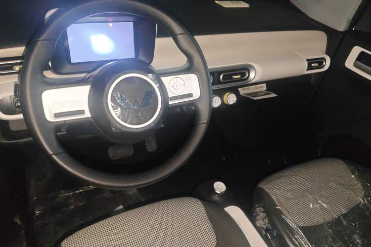 Used Wuling Hongguang MINIEV 2024 3rd Generation 215km Youth Edition
